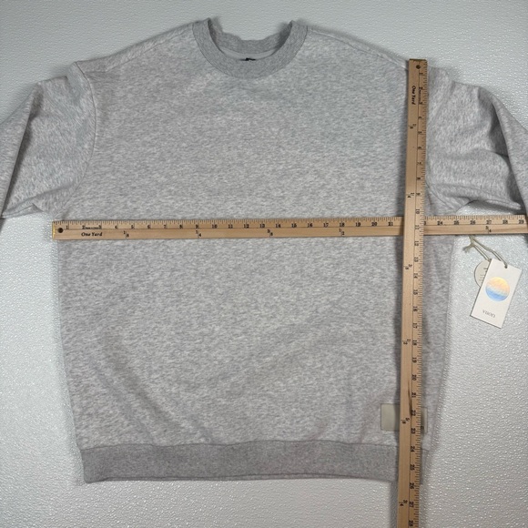 NWT Vuori Restore Oversized Crew Fleece Pullover Pale Grey Heather Medium - Picture 14 of 16